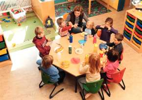 Stable and flexible – the multi-purpose table.