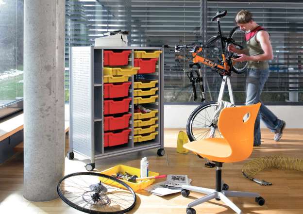 Mobile workshop for work groups.