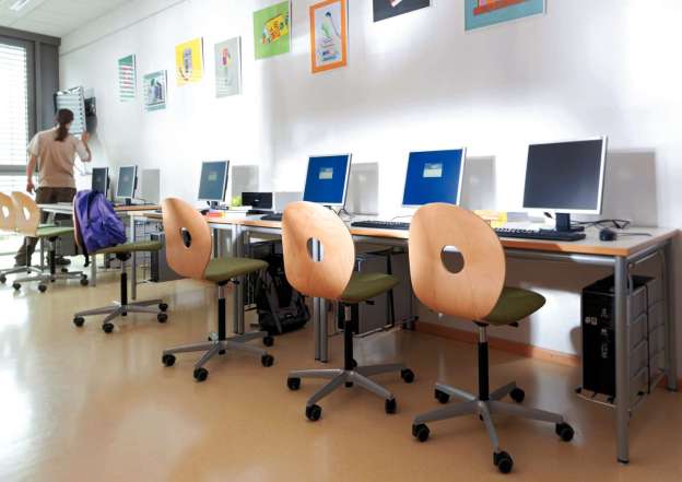 Monitor workstations for pupils.