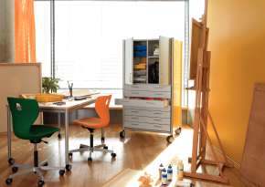 Mobile materials provision for handicrafts and art.